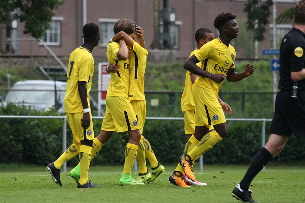 Paris Saint-Germain - Estudiantes de la Plata